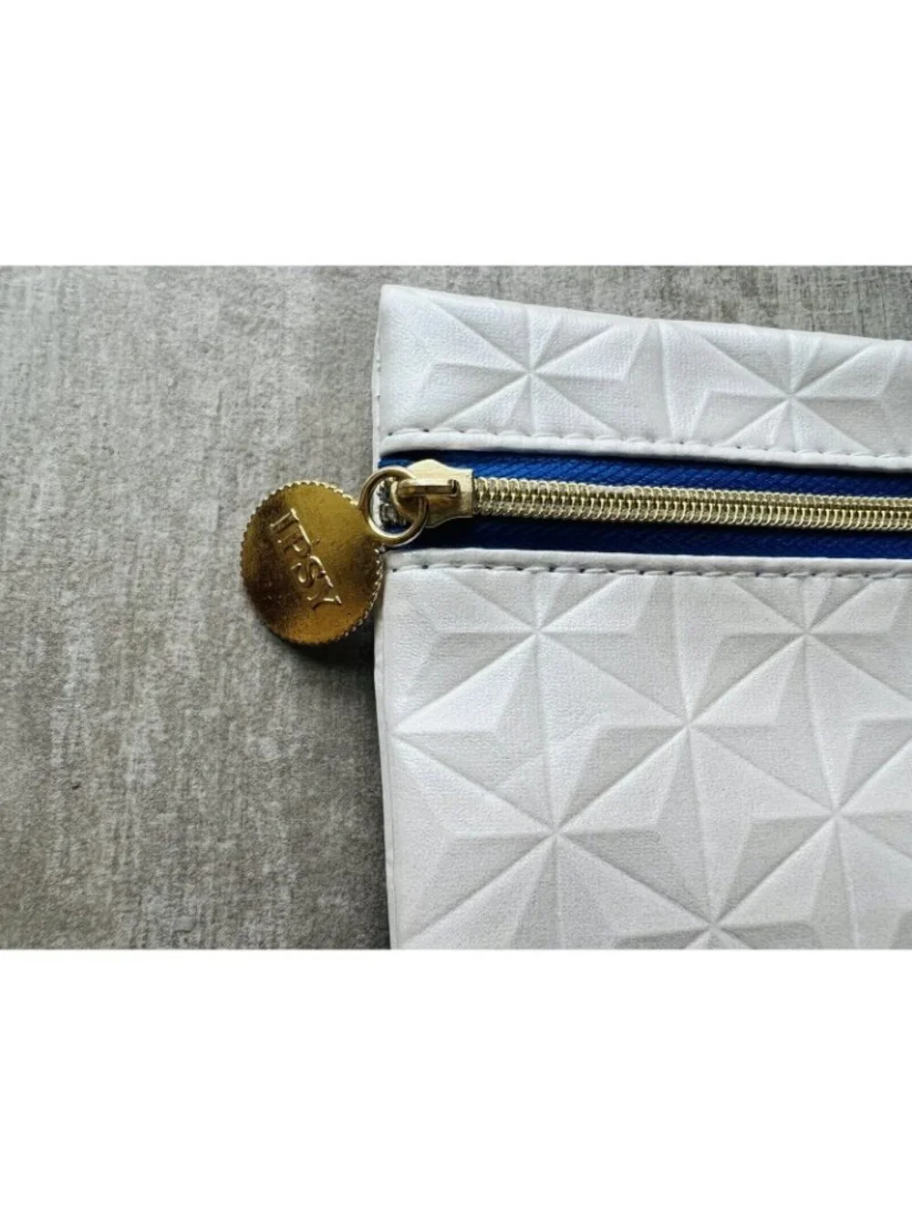 Ipsy Makeup Bag March 2023 Silver Pearl Shimmer Travel Pouch Wallet Clutch Case